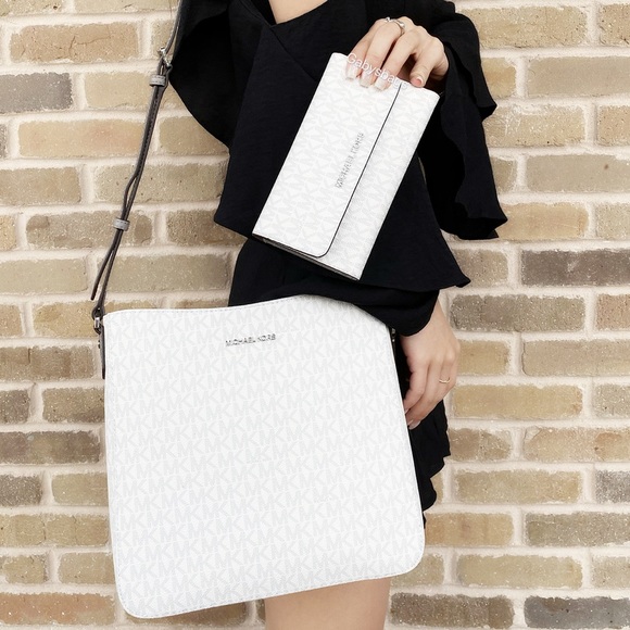 Michael Kors Handbags - Michael Kors Large Top Zip Crossbody + wallet